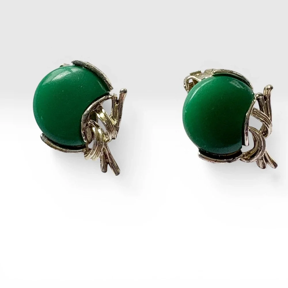 Vintage Green Cabochon Clip On Earrings Gold Tone‎ Statement Retro Chunky